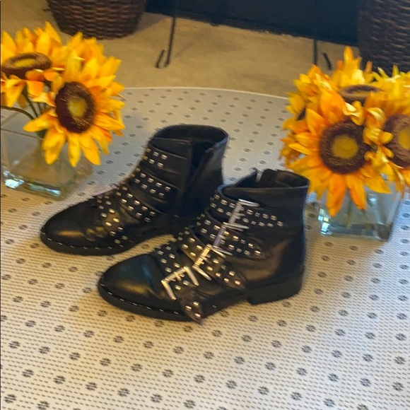 Mossimo black Buckel Booties Size 6 - Picture 2 of 4